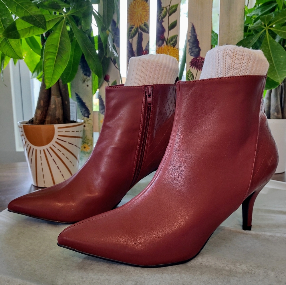 Elegant Burgundy Ankle Boots